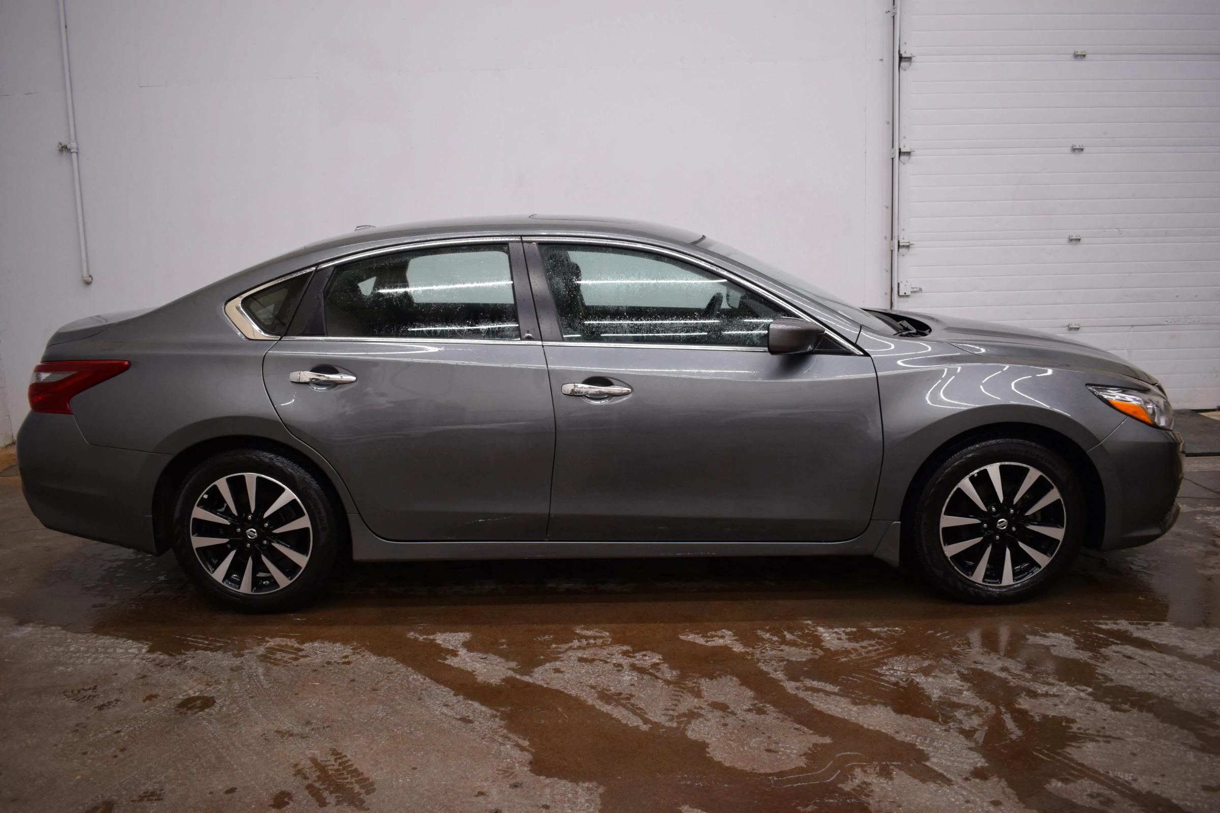 
								2018 Nissan Altima SV full									