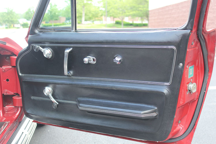 
								1967 Chevrolet Corvette Stingray Coupe full									