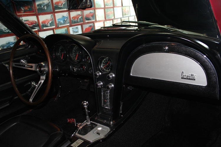 
								1967 Chevrolet Corvette Stingray Coupe full									