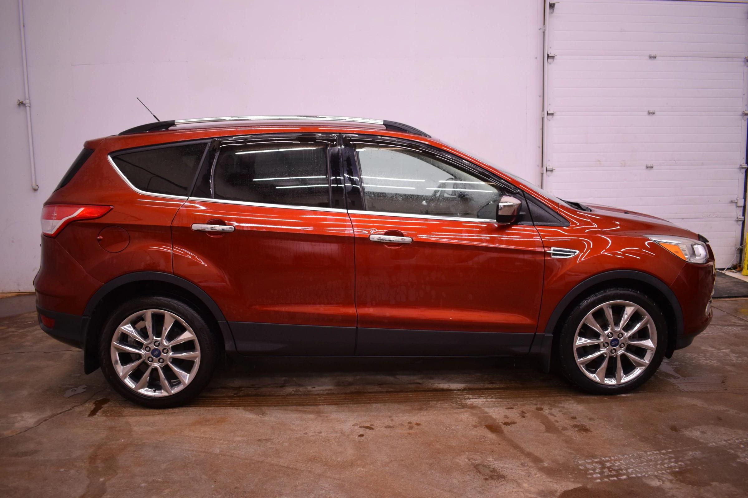 
								2015 Ford Escape SE full									