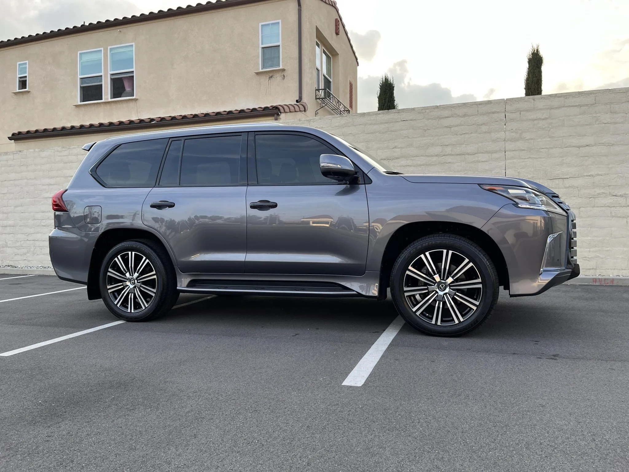 
								2018 Lexus LX570 full									