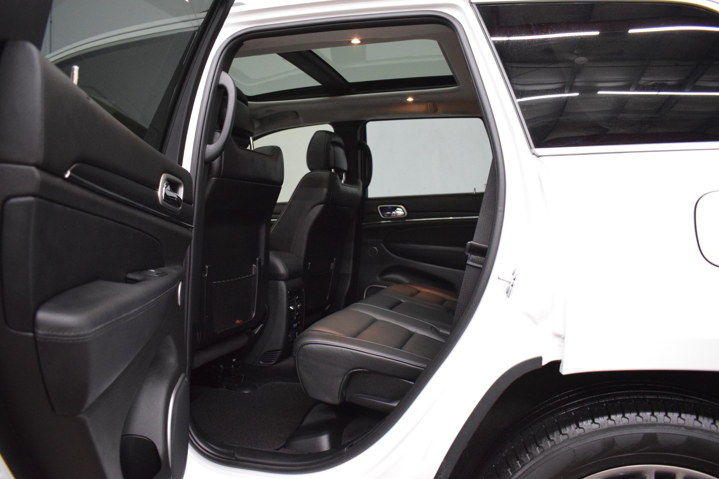 
								2017 Jeep Grand Cherokee Summit full									