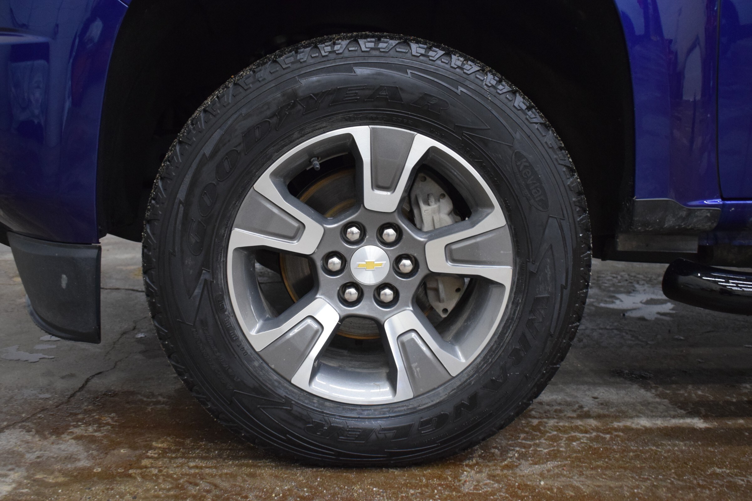 
								2017 Chevrolet Colorado Z71 full									
