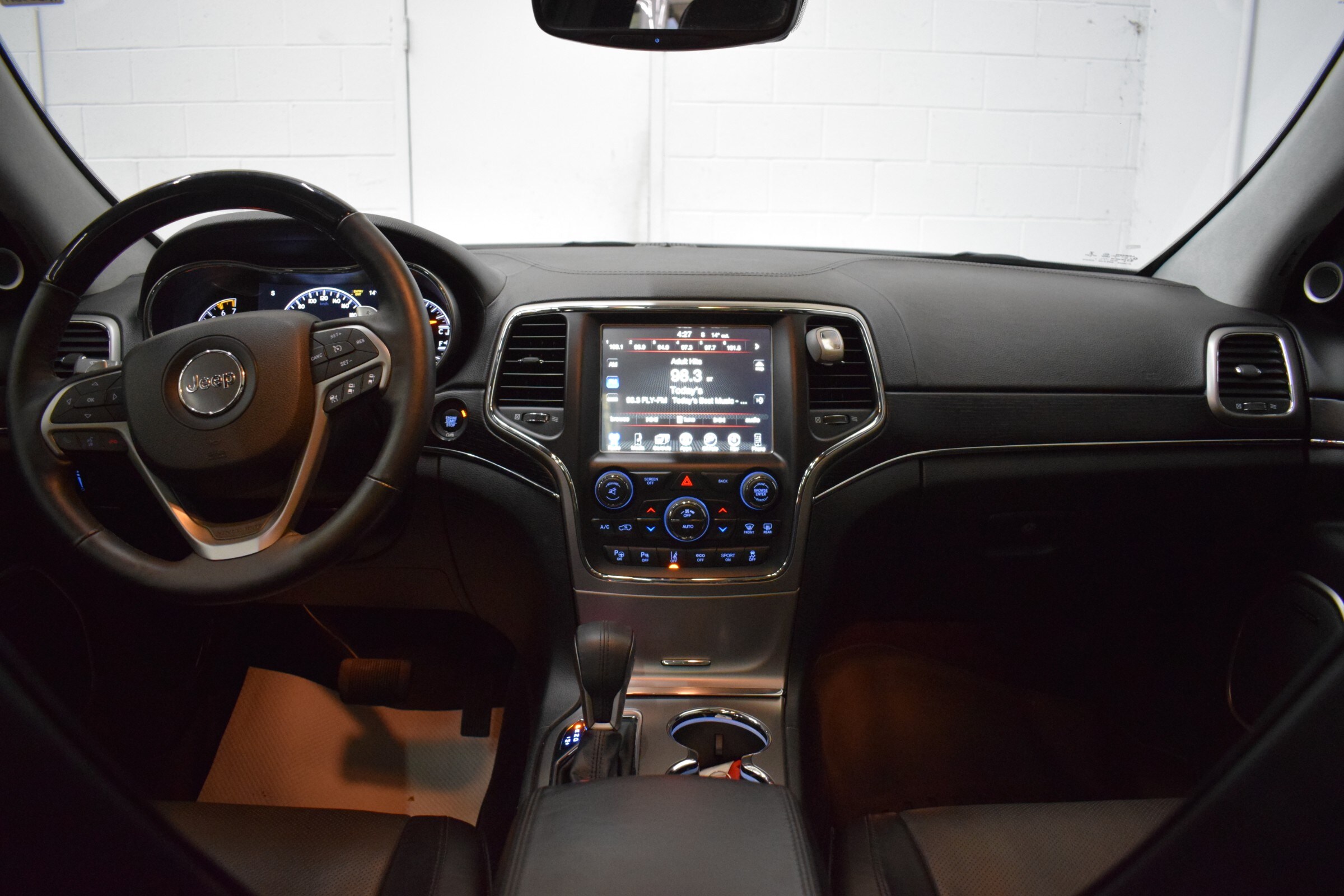 
								2017 Jeep Grand Cherokee Summit full									