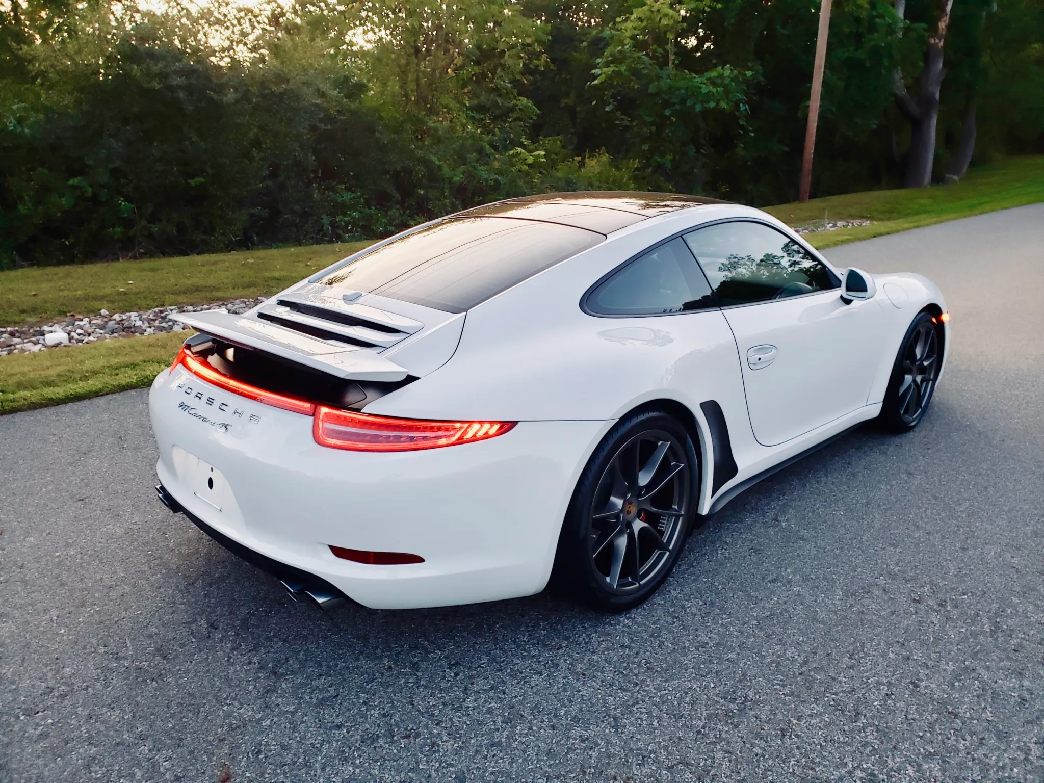 
								2013 Porsche 911 Carrera 4S Coupe full									