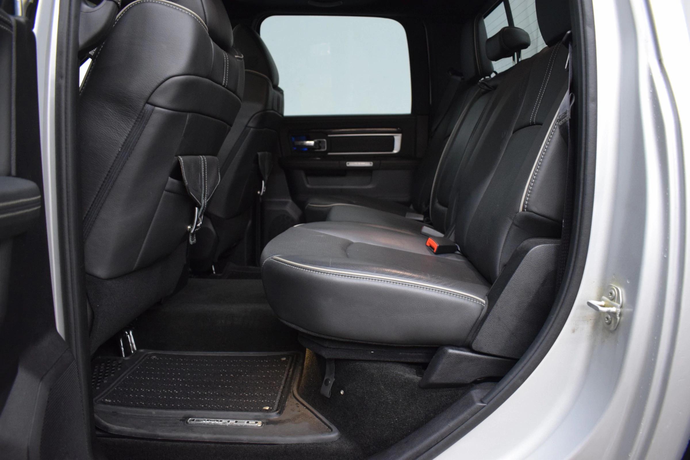 
								2016 Ram 1500 Laramie full									
