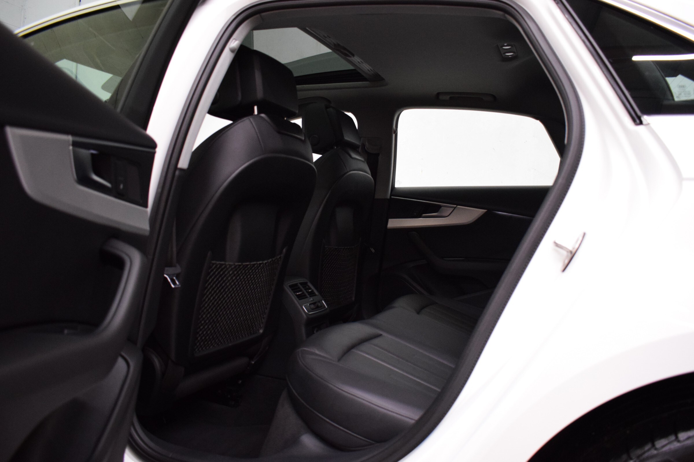 
								2018 Audi A4 full									