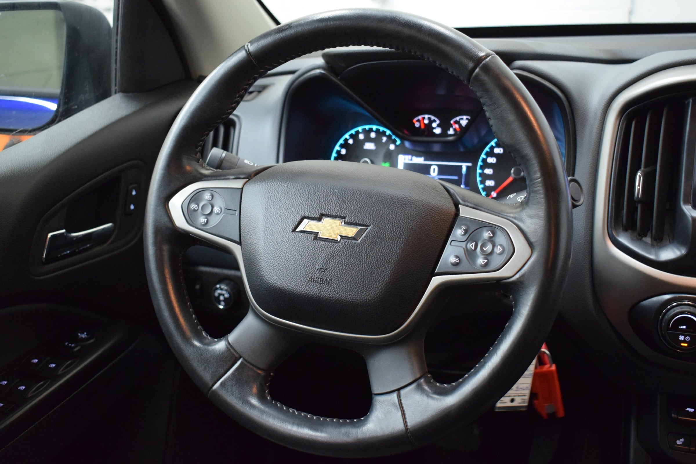 
								2017 Chevrolet Colorado Z71 full									