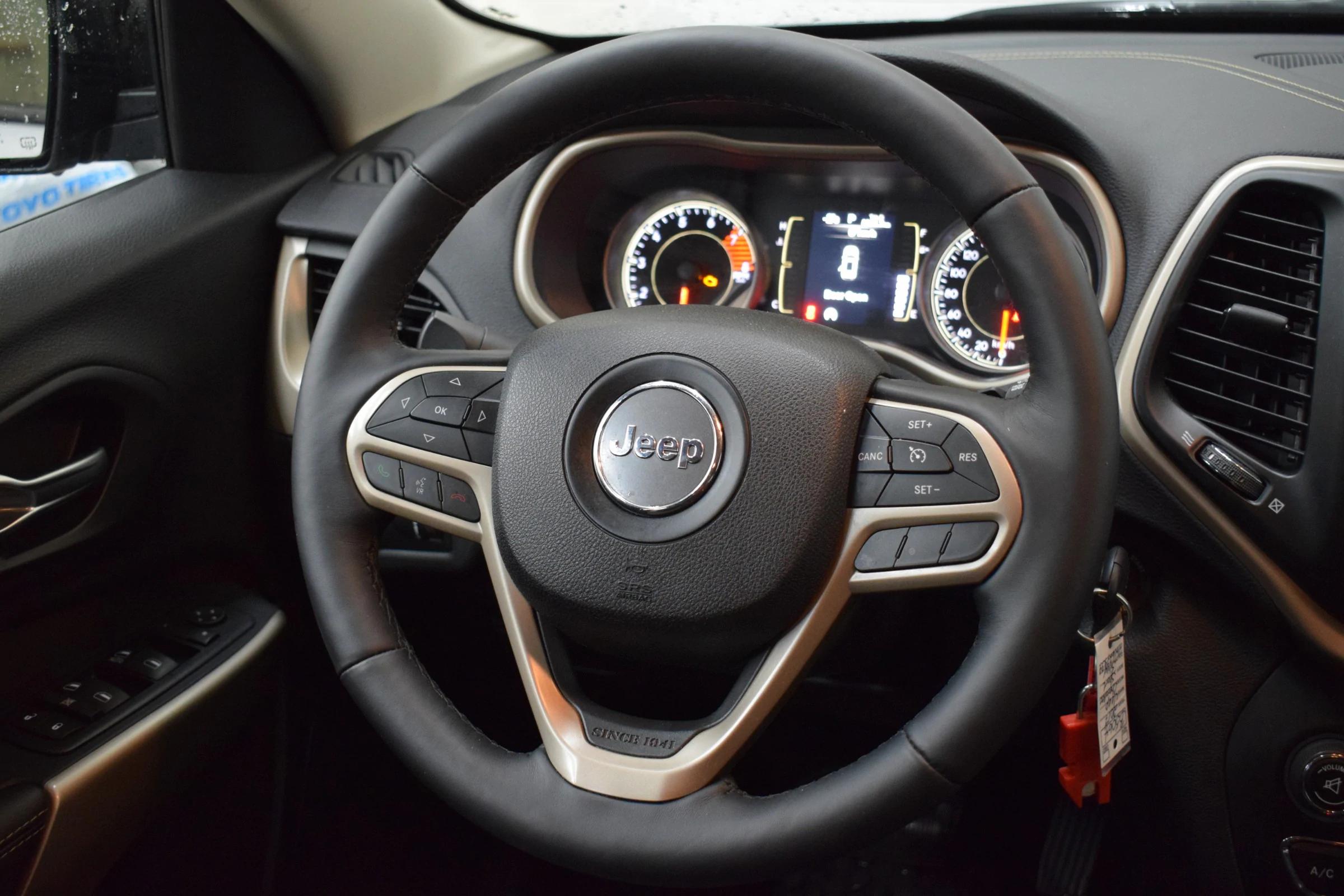 
								2017 Jeep Cherokee Sport full									