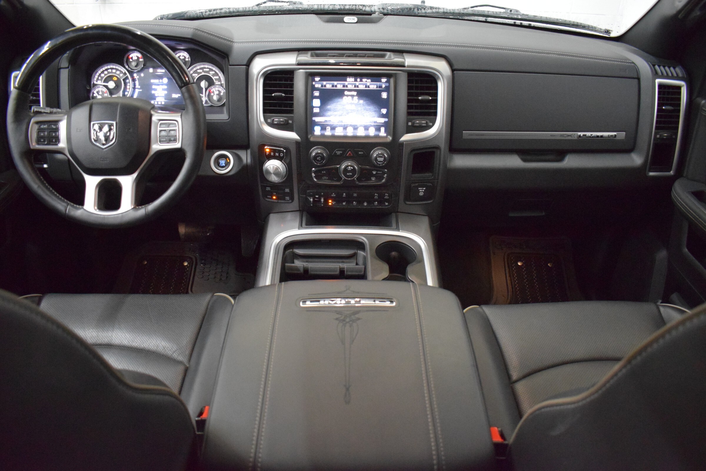 
								2016 Ram 1500 Laramie full									