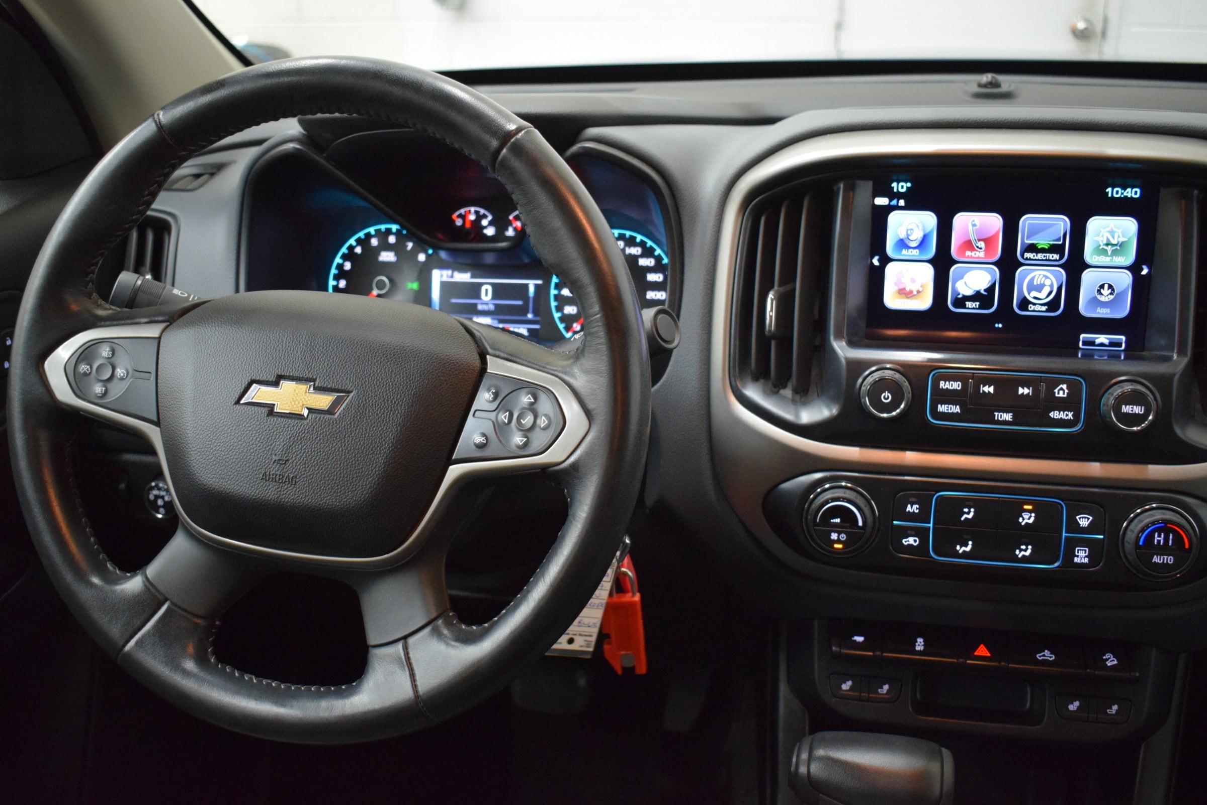 
								2017 Chevrolet Colorado Z71 full									