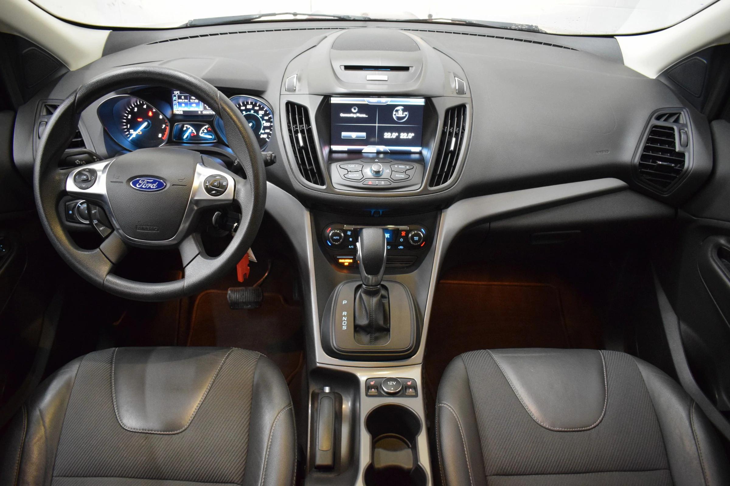 
								2015 Ford Escape SE full									