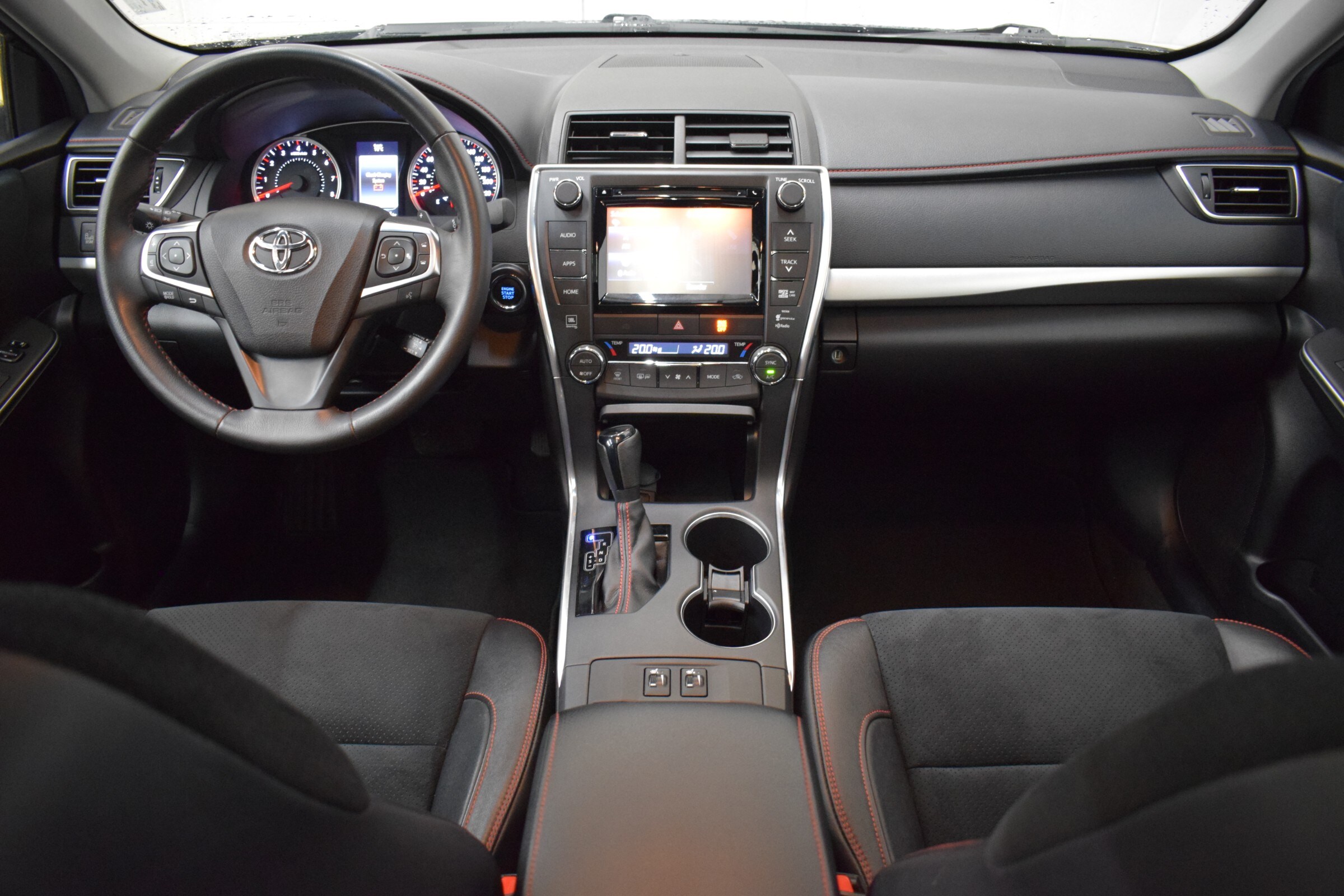 
								2015 Toyota Camry XLE full									
