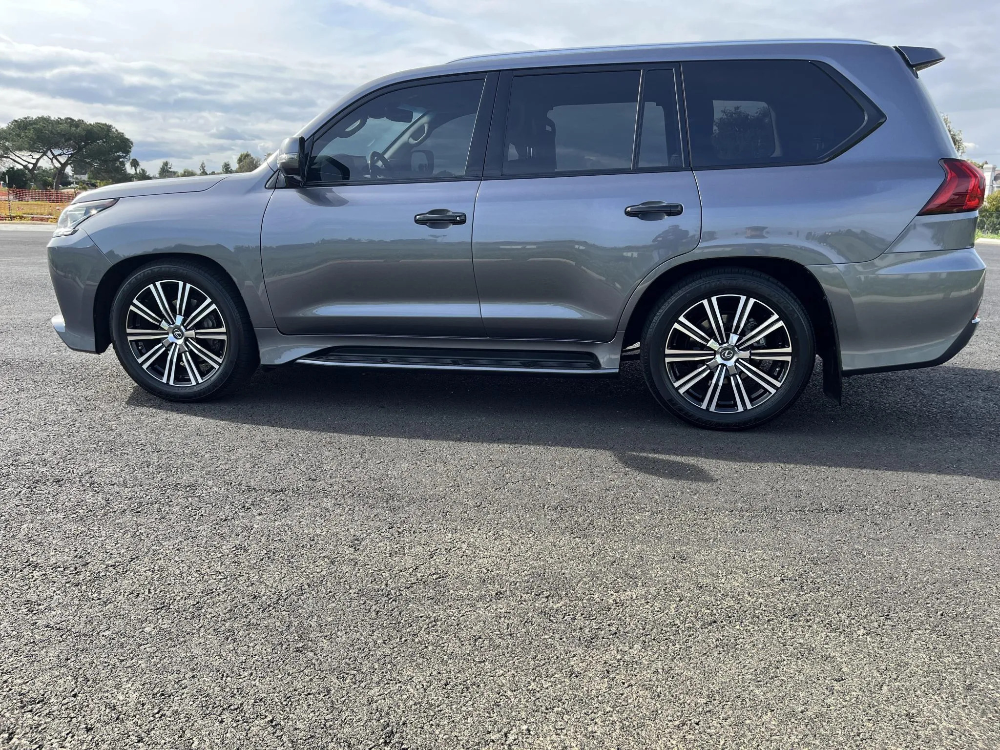 
								2018 Lexus LX570 full									