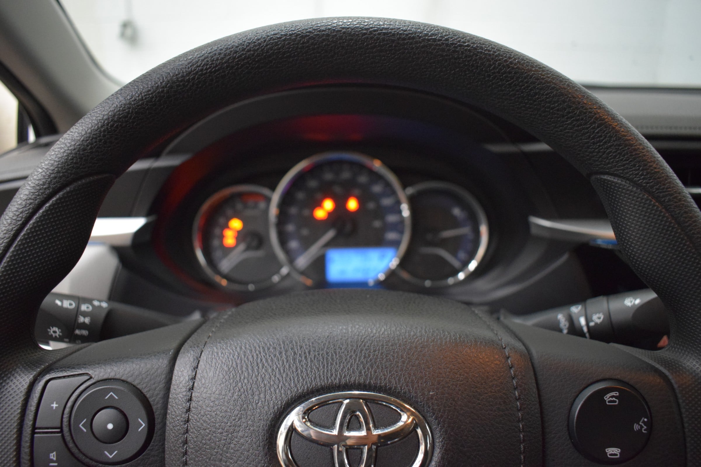 
								2016 Toyota Corolla LE full									