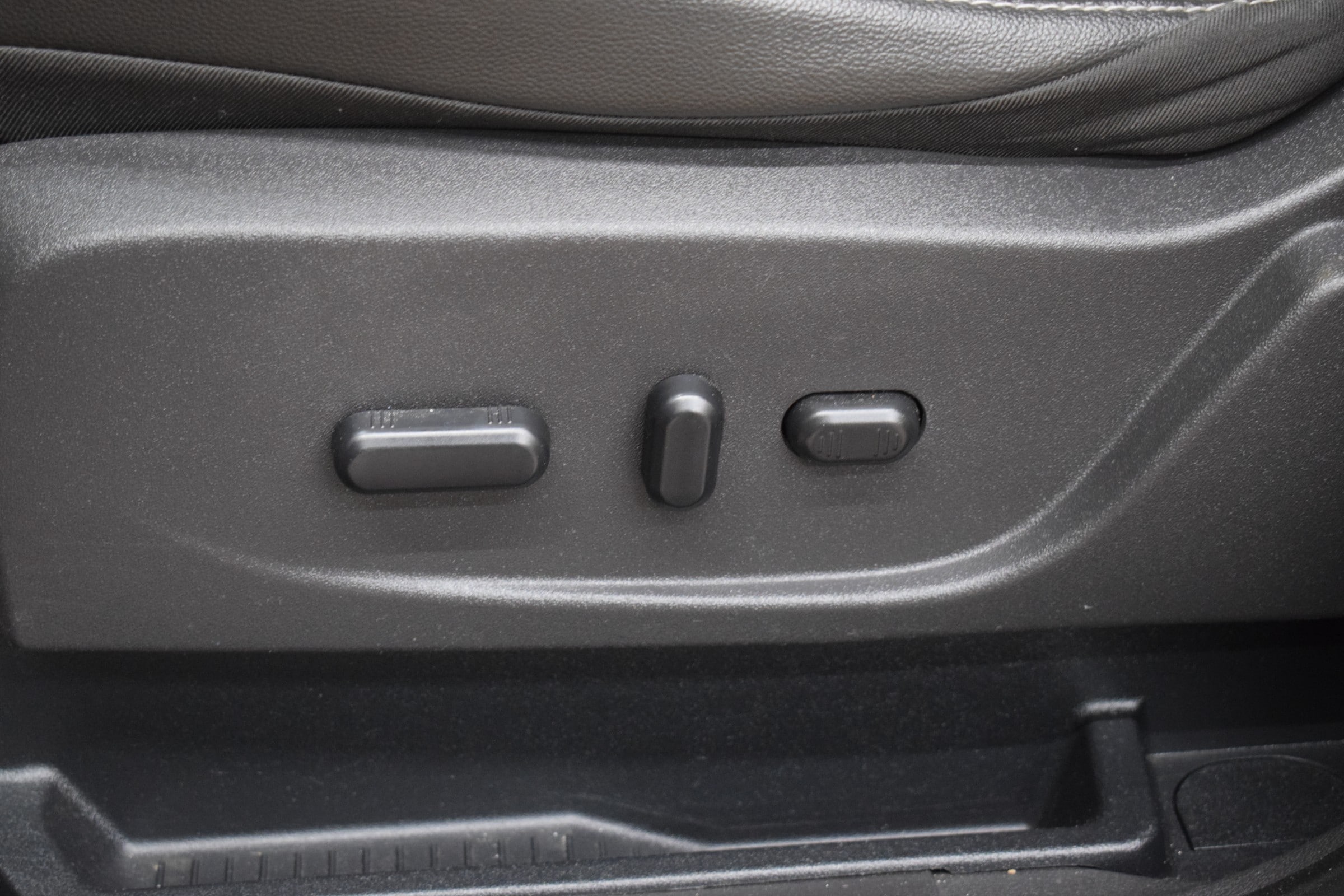 
								2015 Ford Escape SE full									