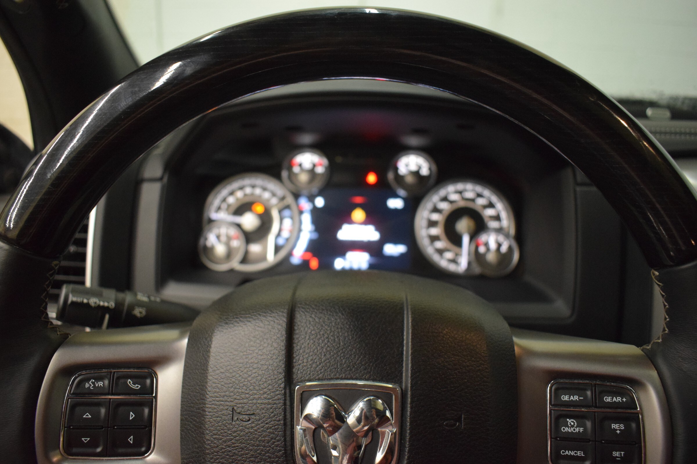
								2016 Ram 1500 Laramie full									