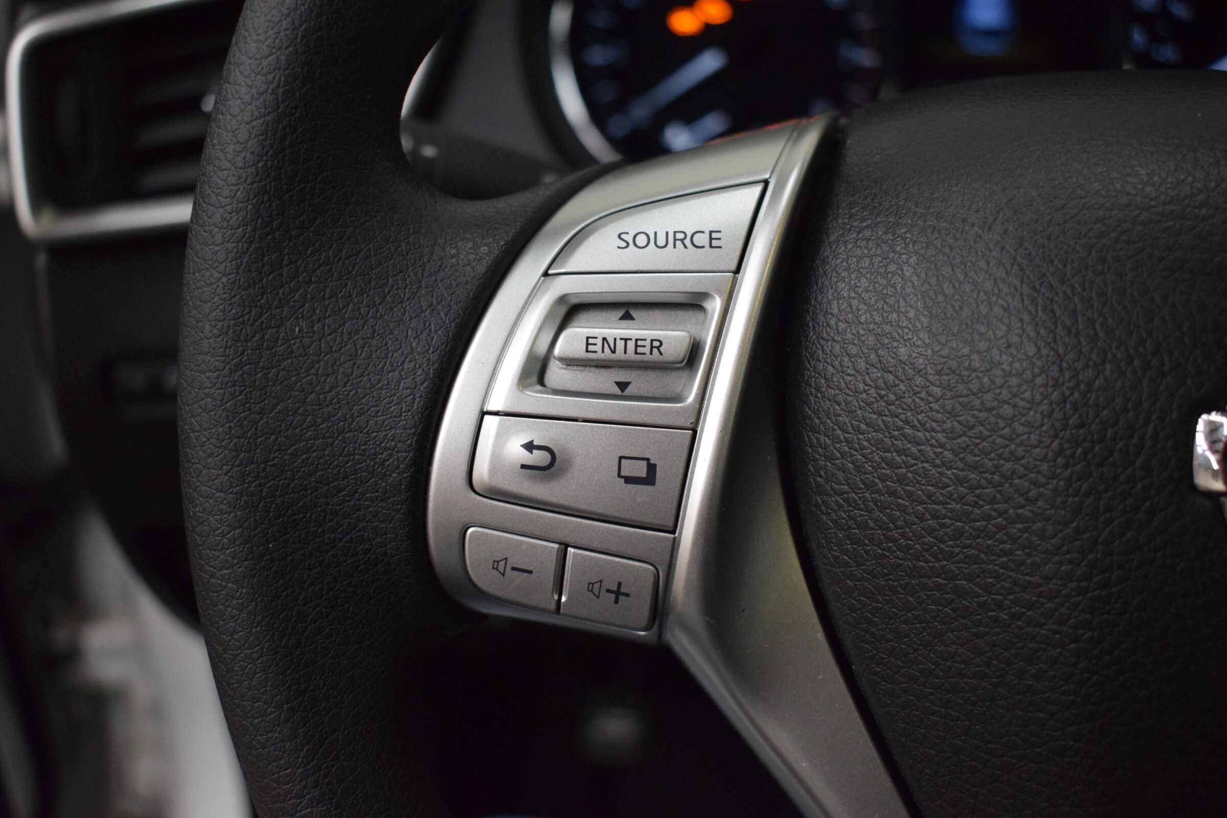 
								2016 Nissan Rogue S full									