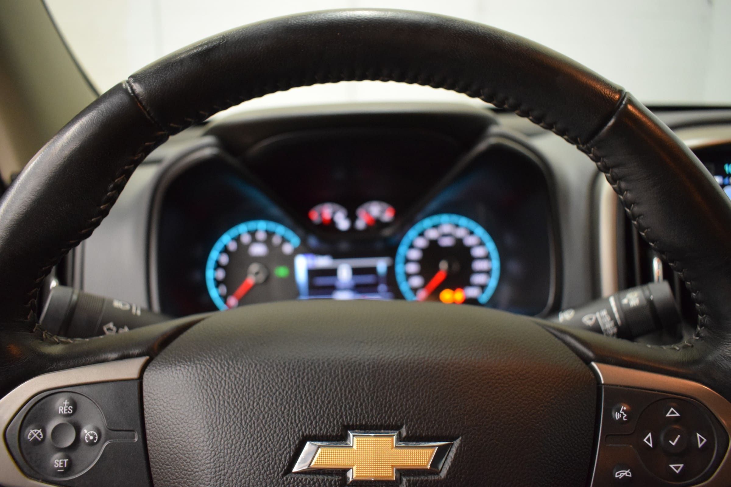 
								2017 Chevrolet Colorado Z71 full									
