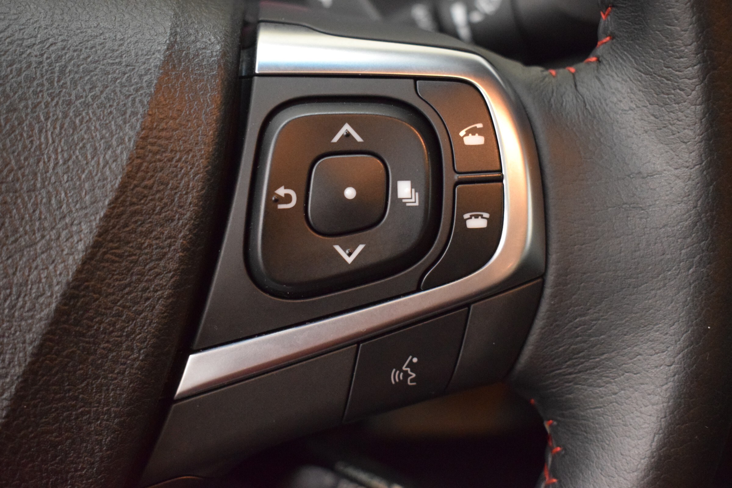 
								2015 Toyota Camry XLE full									