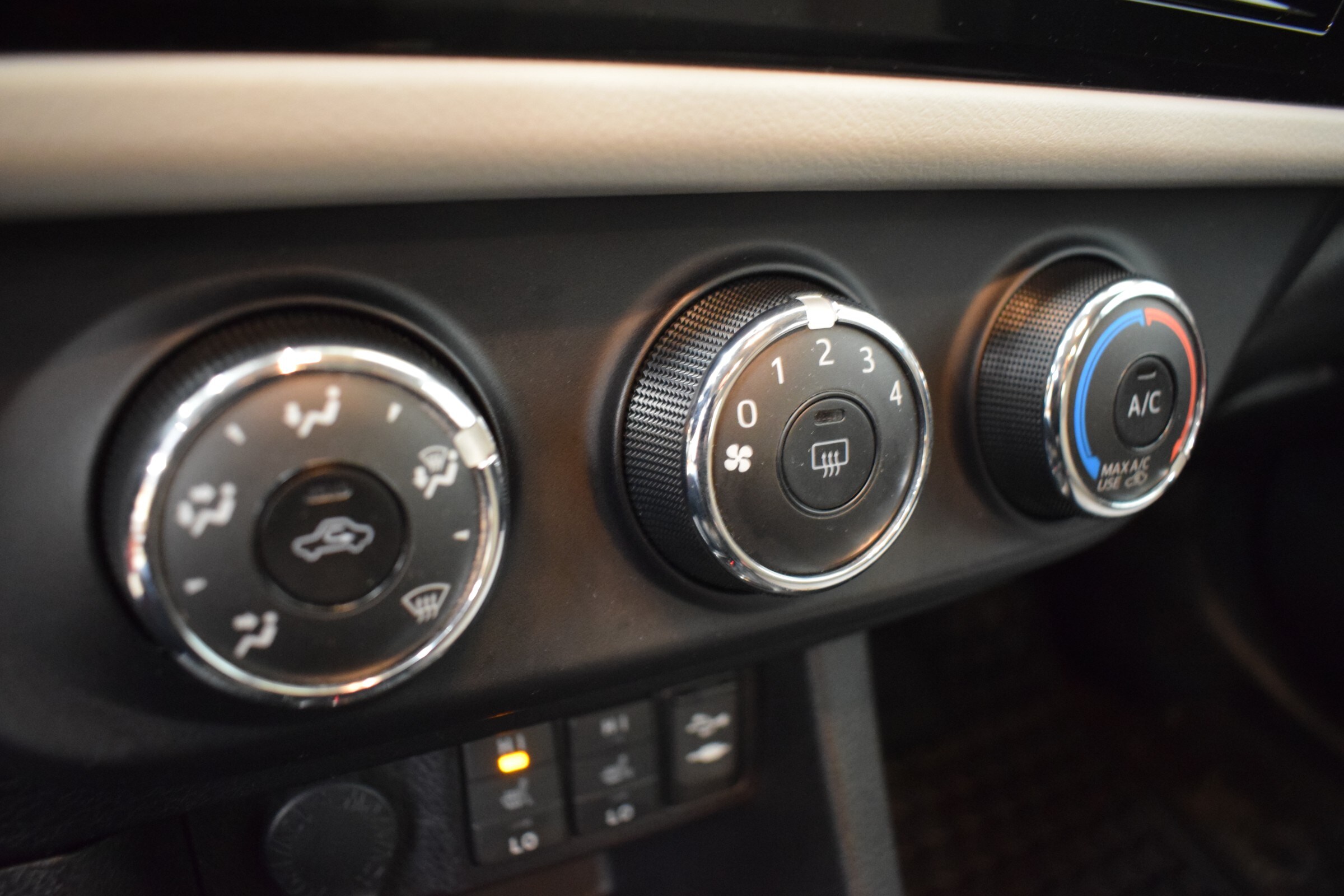 
								2016 Toyota Corolla LE full									