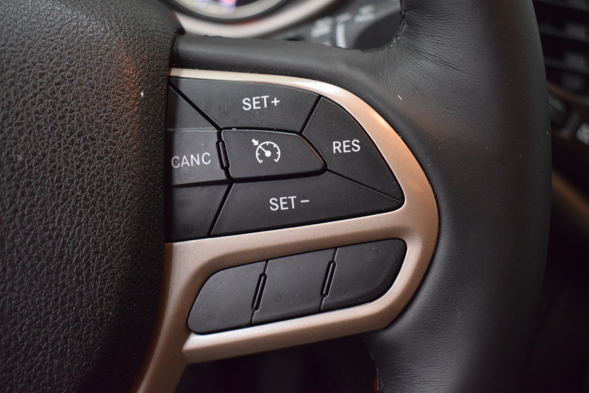 
								2017 Jeep Cherokee Sport full									