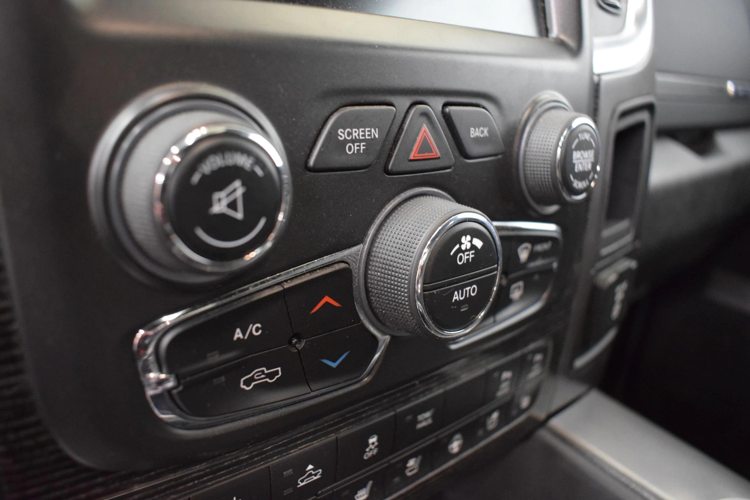 
								2016 Ram 1500 Laramie full									