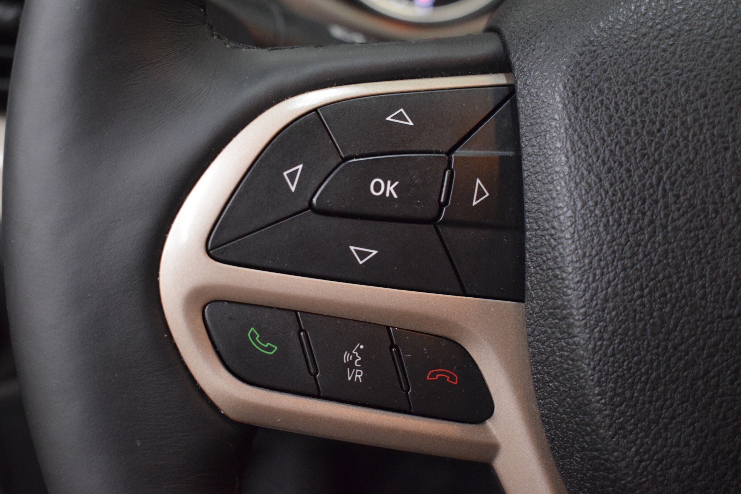 
								2017 Jeep Cherokee Sport full									