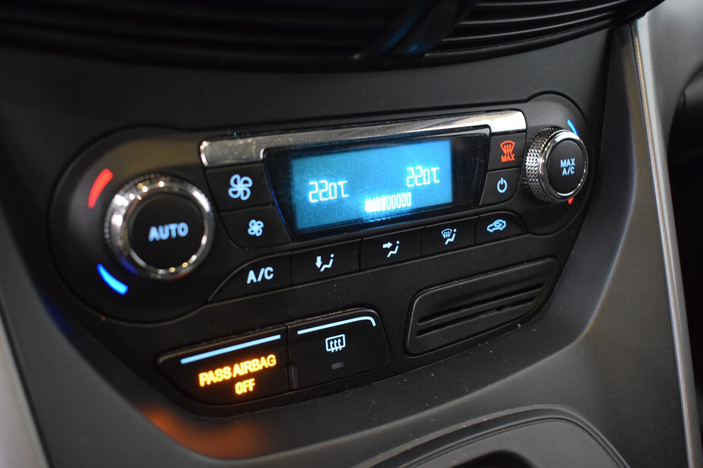 
								2015 Ford Escape SE full									