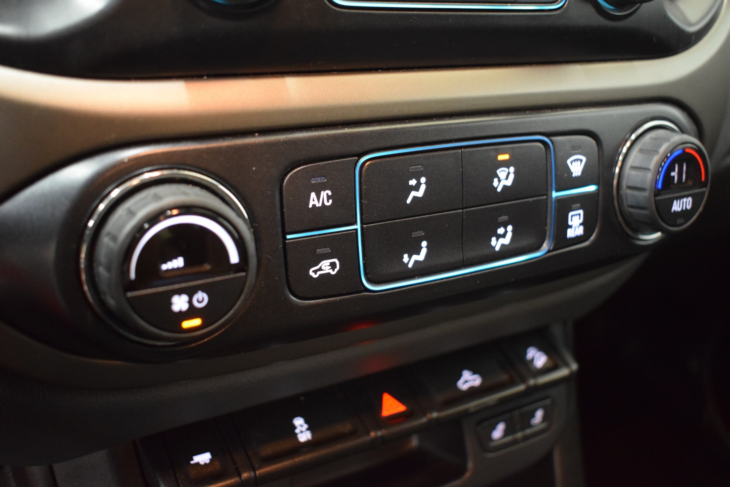 
								2017 Chevrolet Colorado Z71 full									