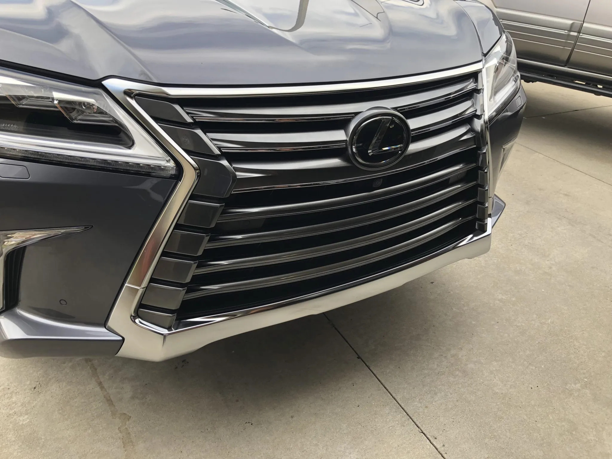 
								2018 Lexus LX570 full									
