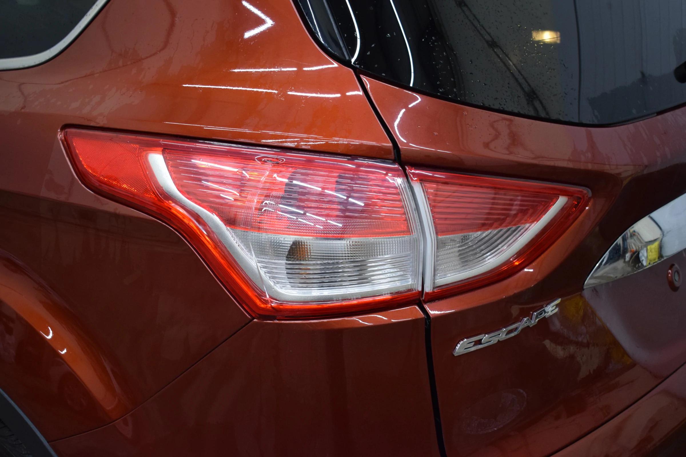 
								2015 Ford Escape SE full									