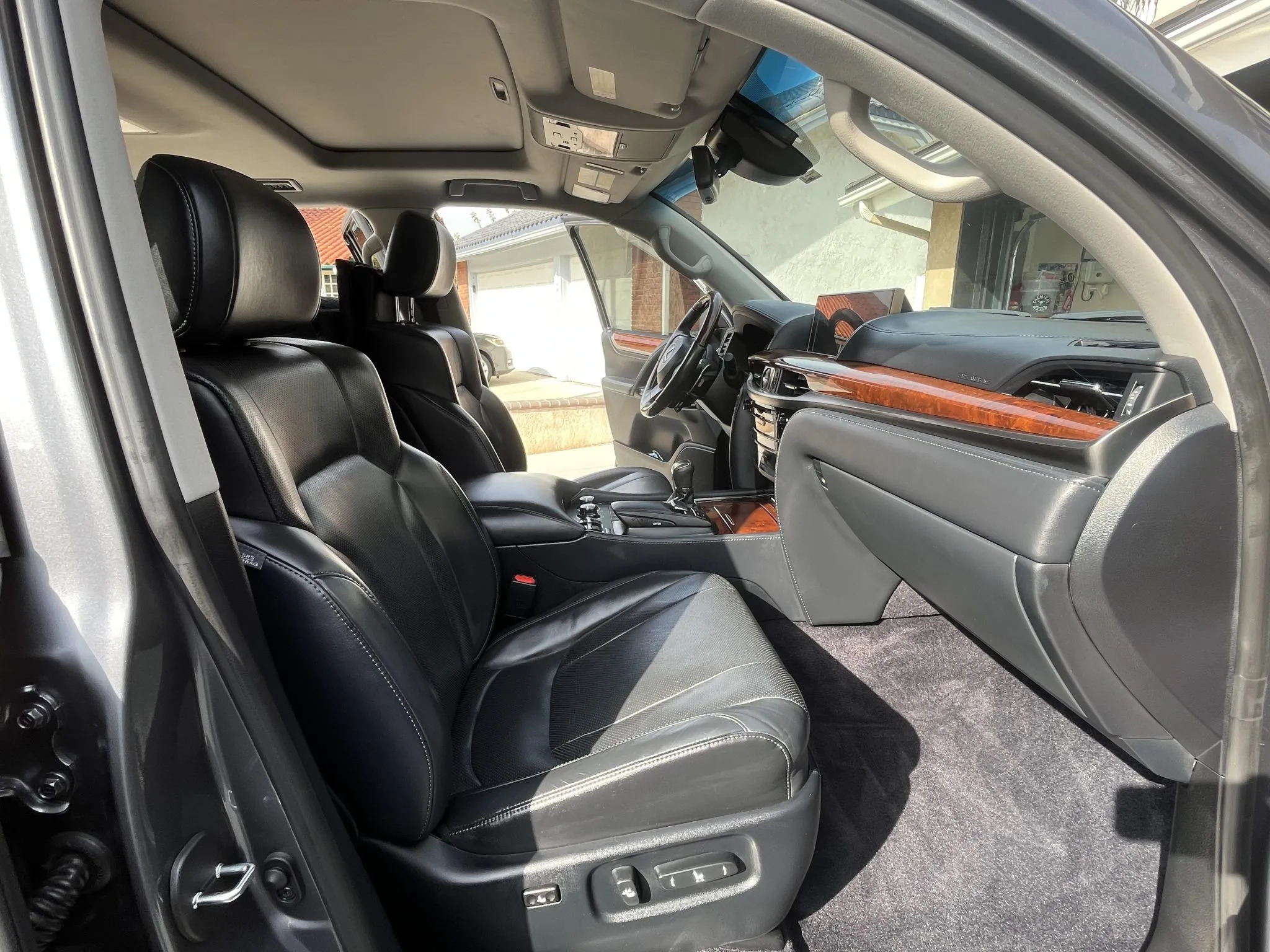 
								2018 Lexus LX570 full									