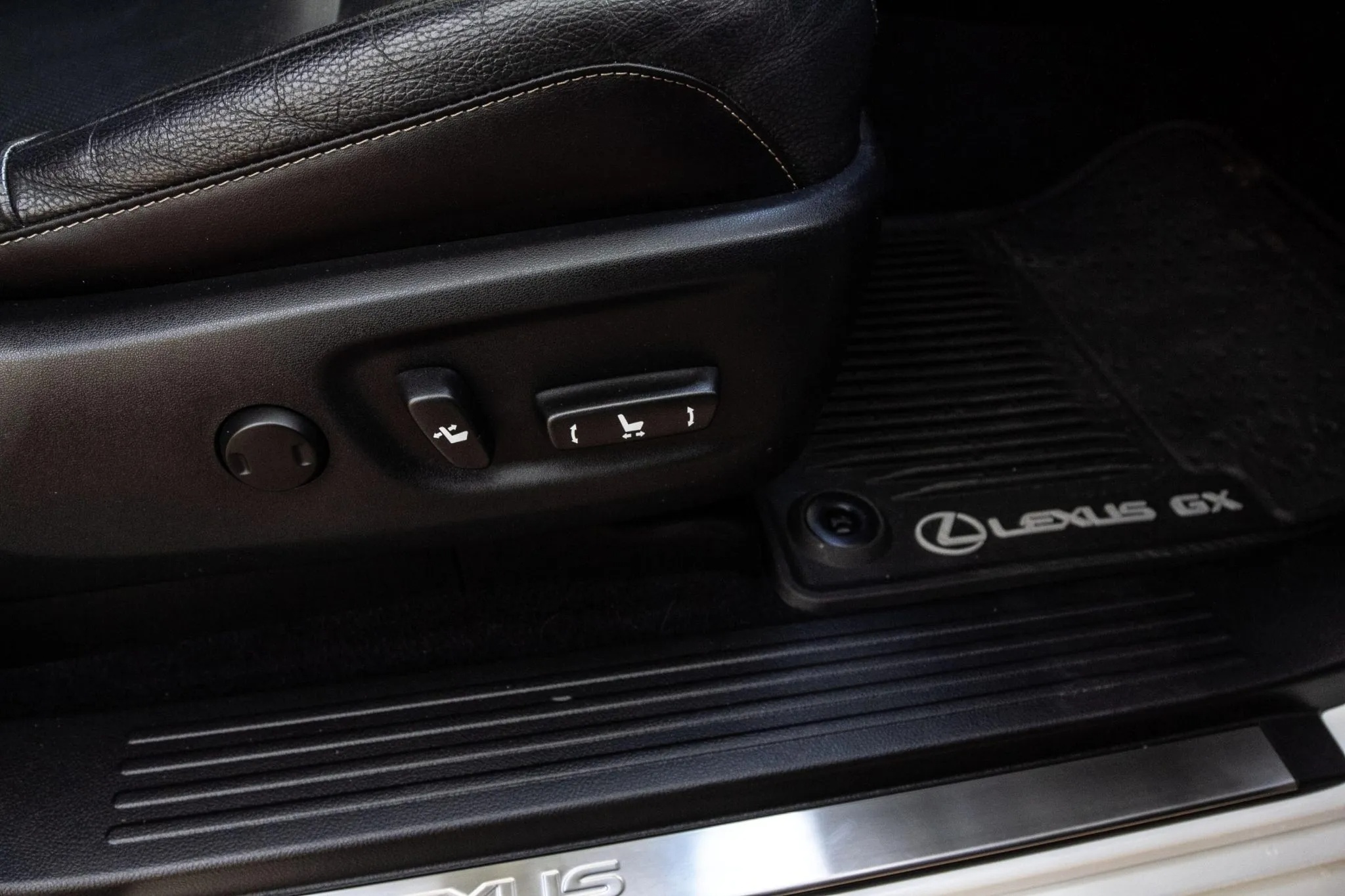 
								2018 Lexus GX460 Premium full									