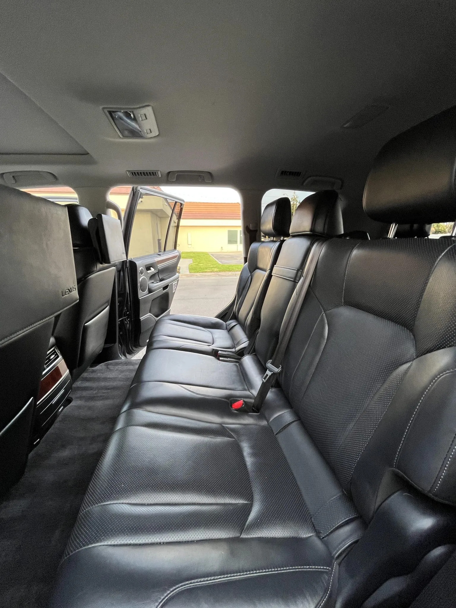 
								2018 Lexus LX570 full									