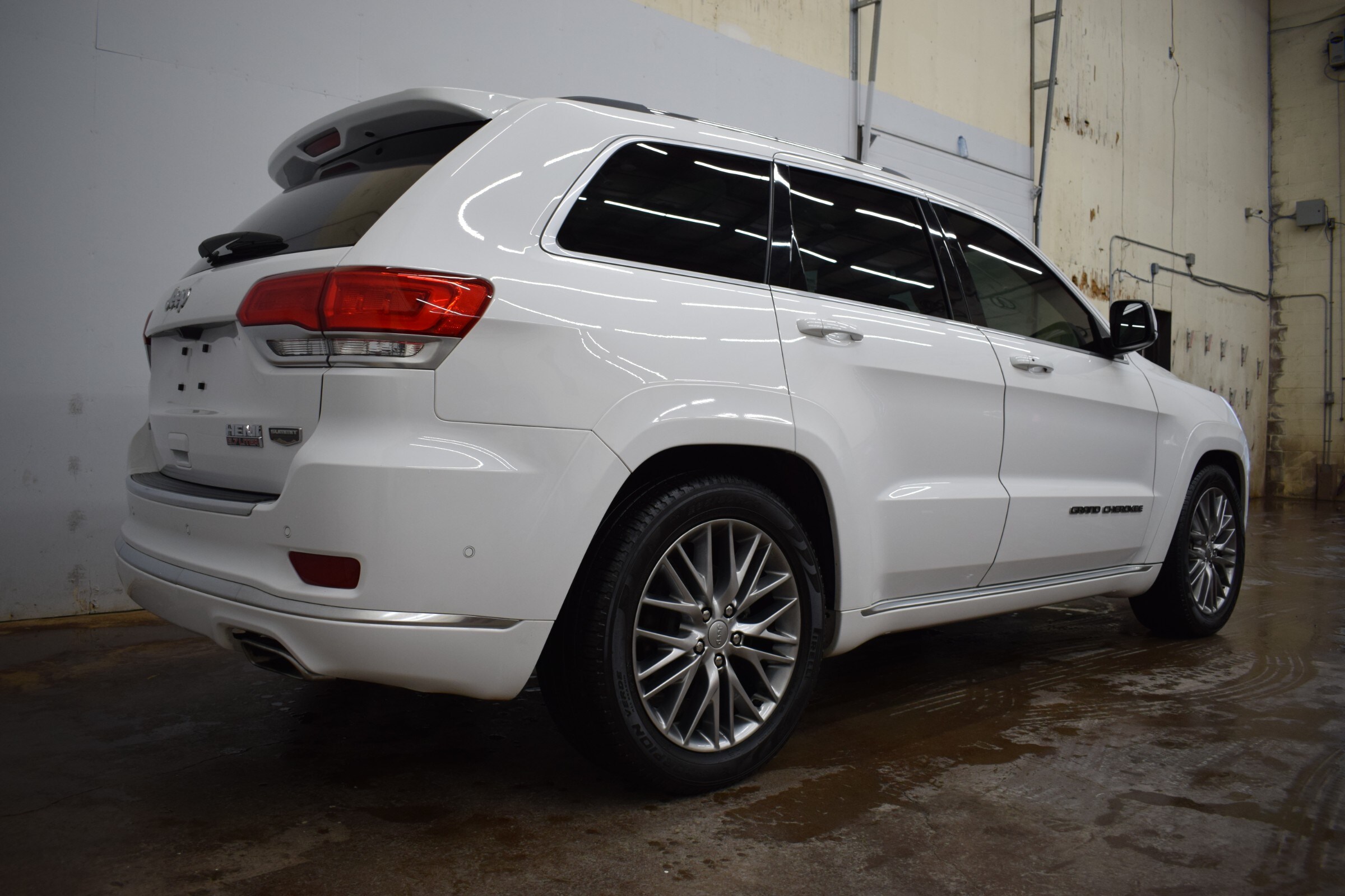 
								2017 Jeep Grand Cherokee Summit full									