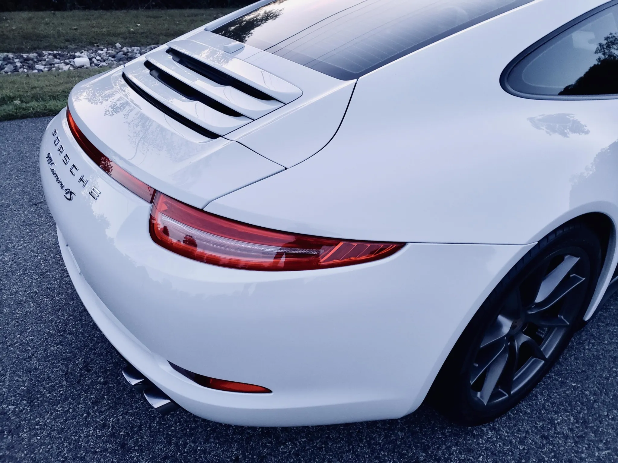 
								2013 Porsche 911 Carrera 4S Coupe full									