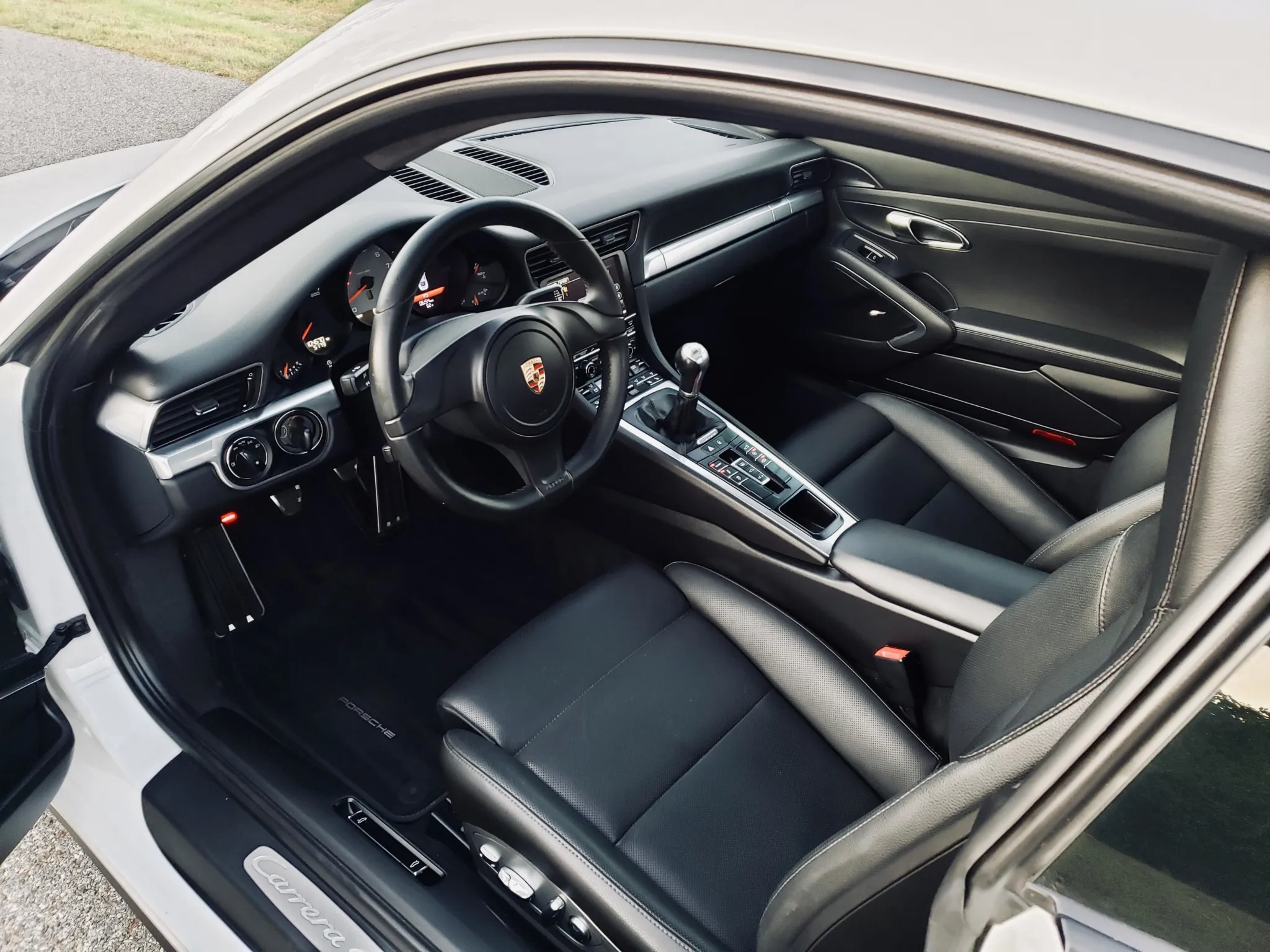 
								2013 Porsche 911 Carrera 4S Coupe full									