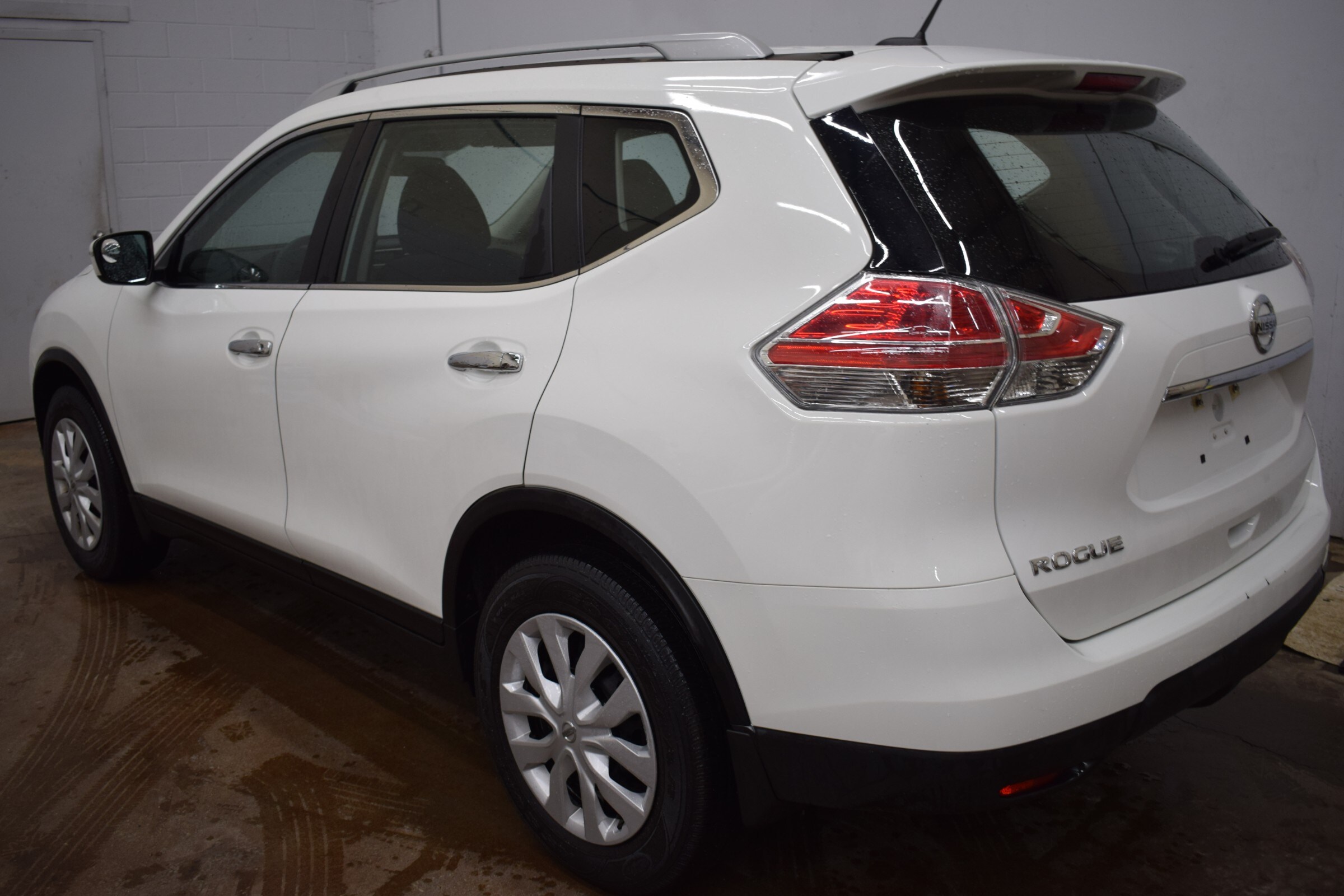 
								2016 Nissan Rogue S full									