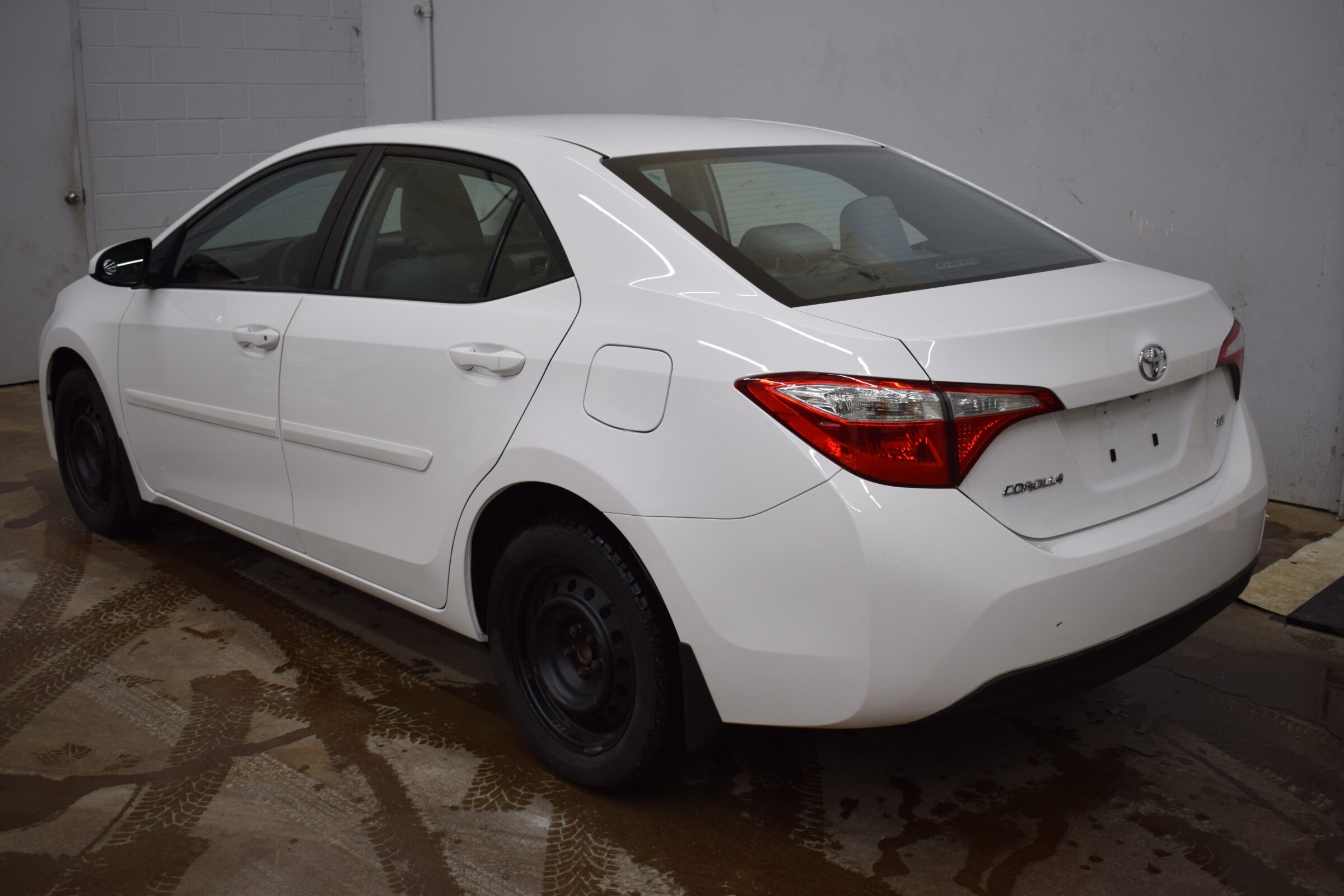 
								2016 Toyota Corolla LE full									