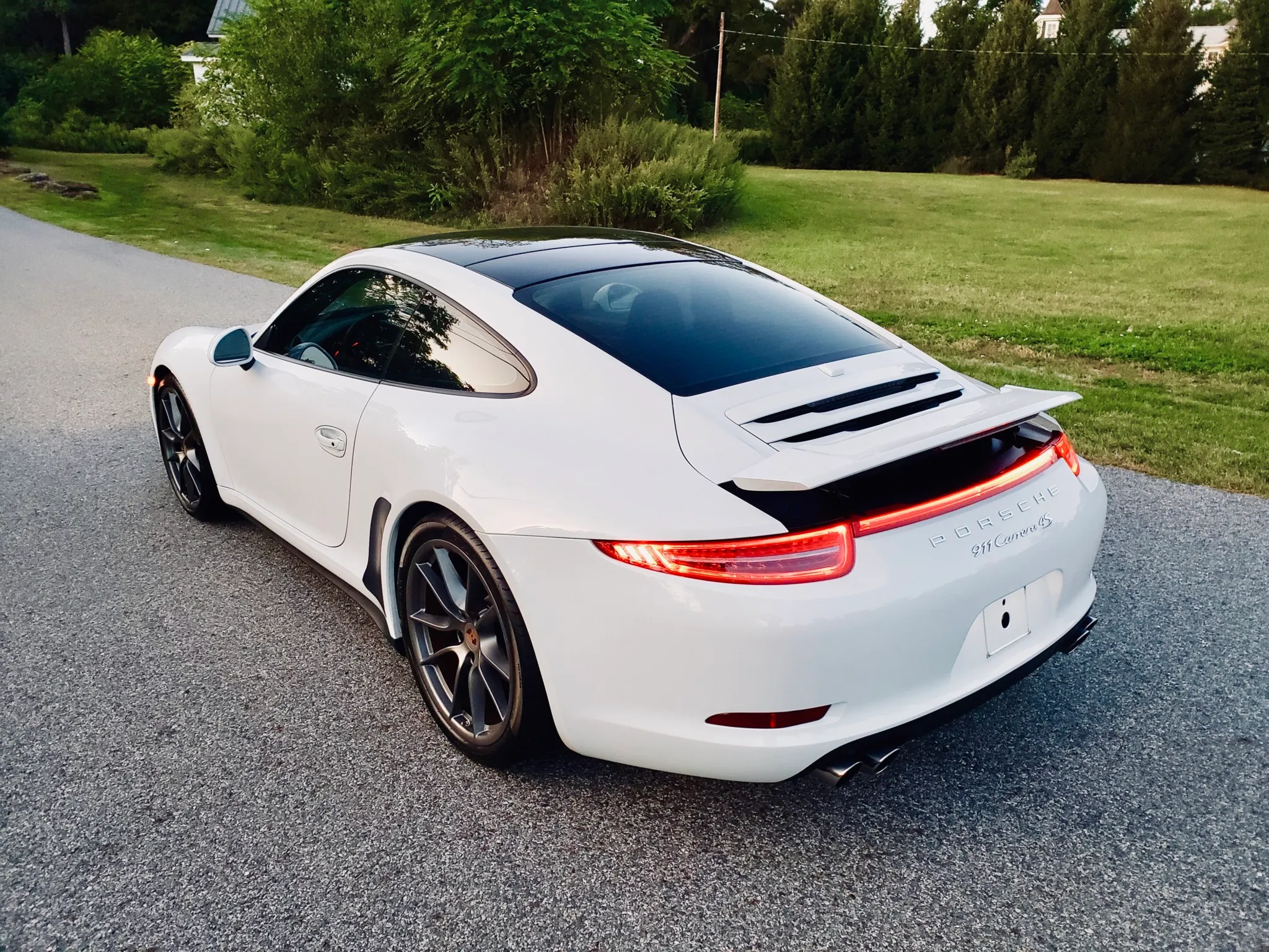 
								2013 Porsche 911 Carrera 4S Coupe full									