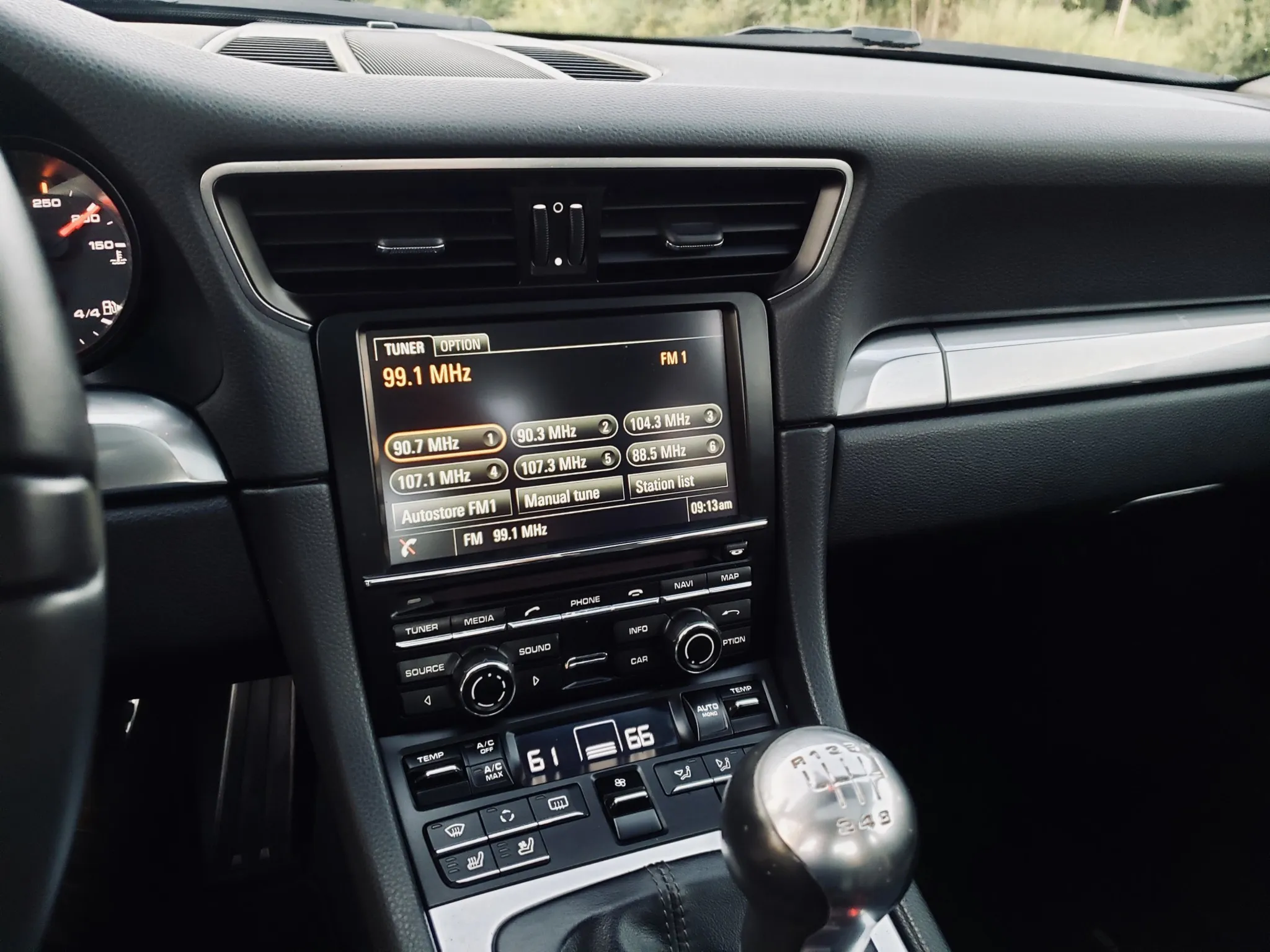 
								2013 Porsche 911 Carrera 4S Coupe full									