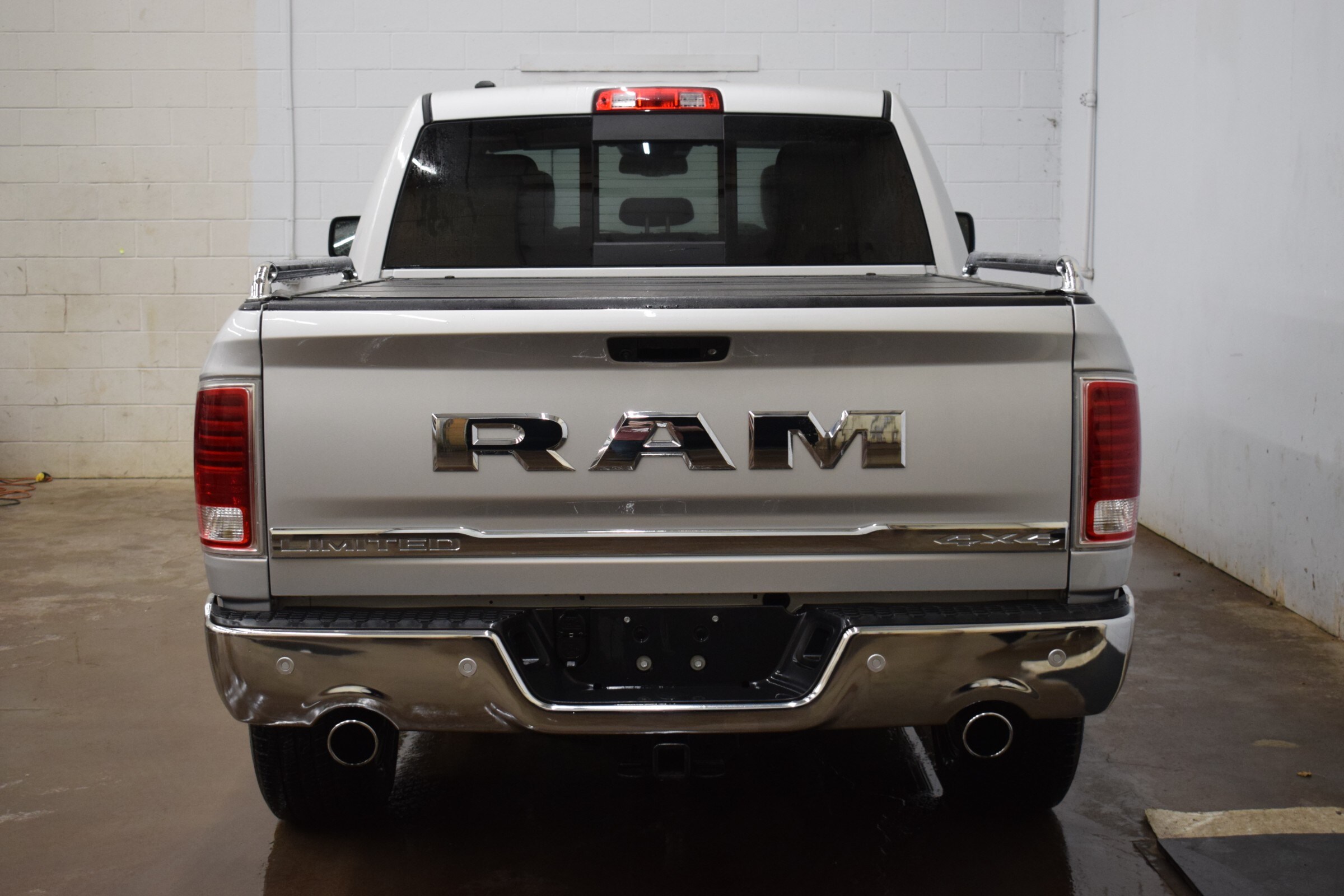 
								2016 Ram 1500 Laramie full									