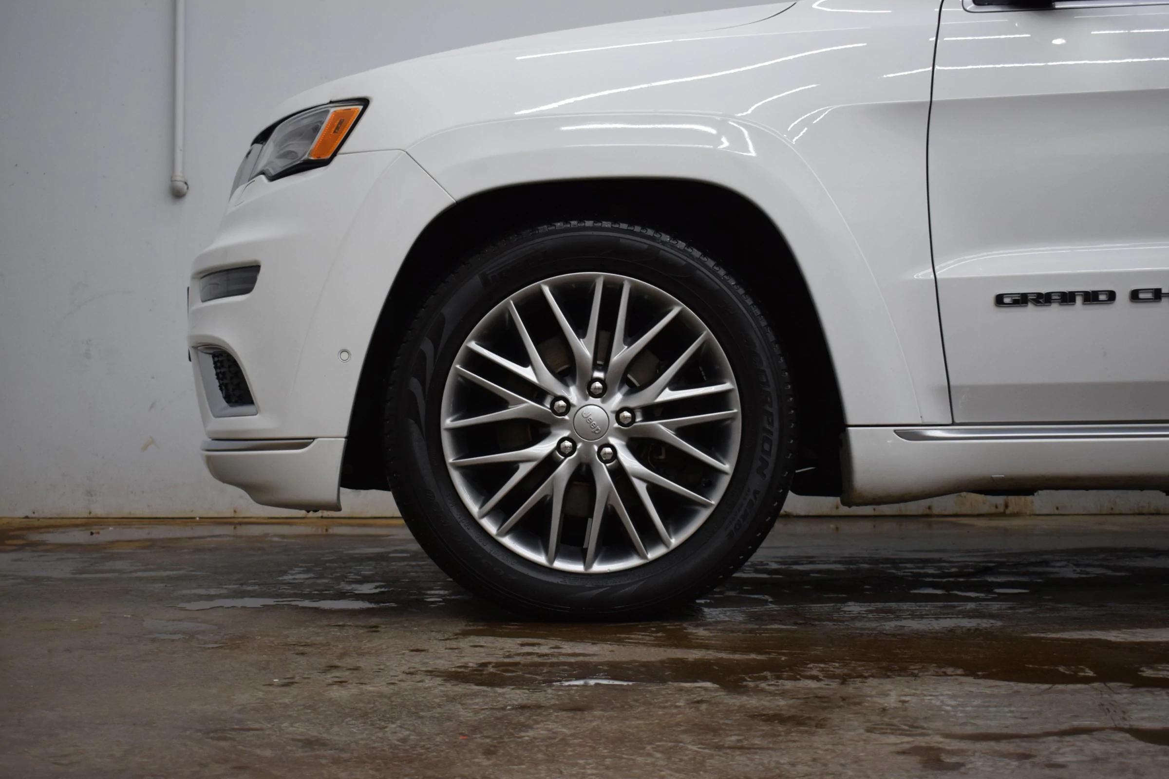 
								2017 Jeep Grand Cherokee Summit full									