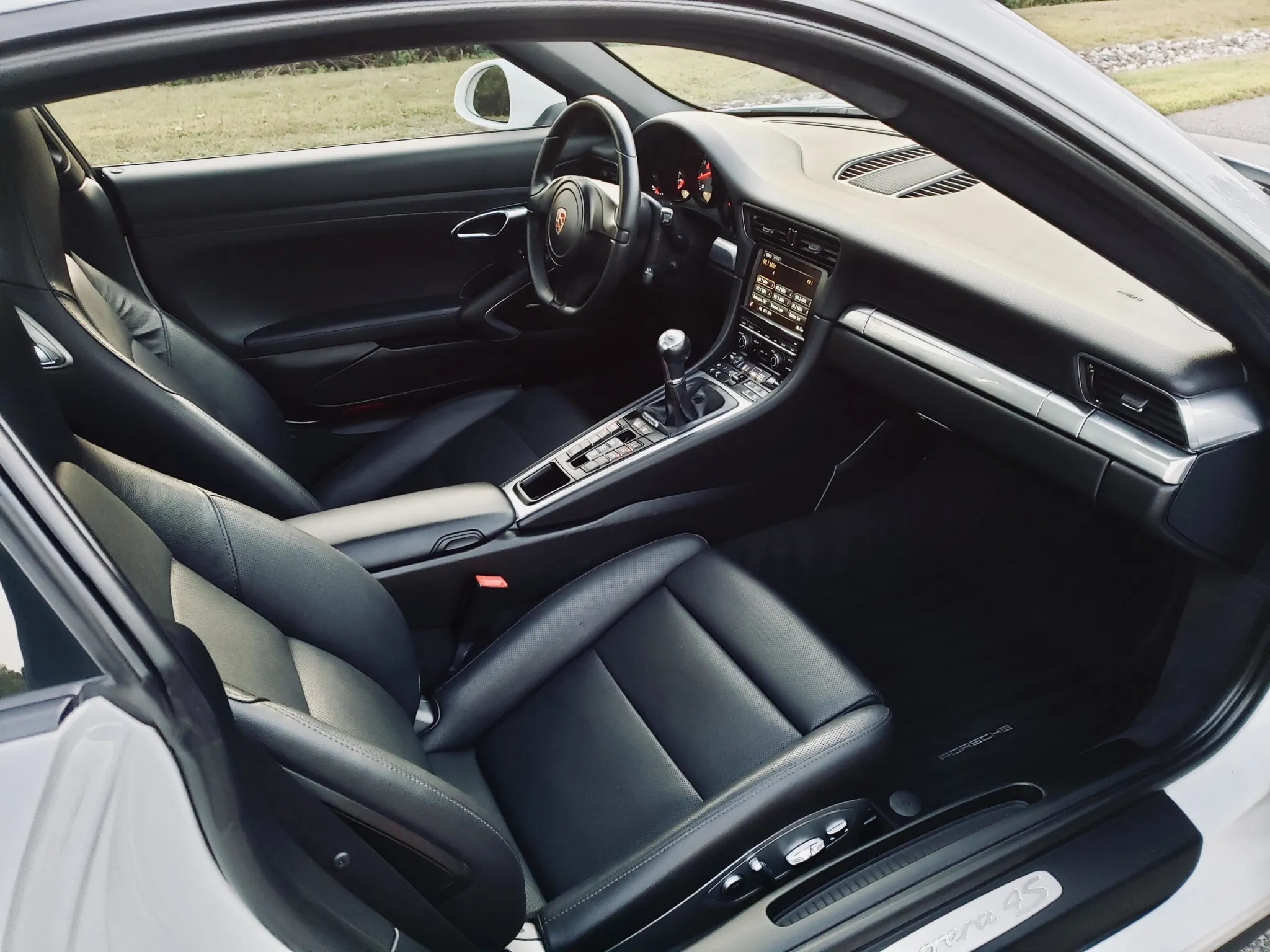
								2013 Porsche 911 Carrera 4S Coupe full									