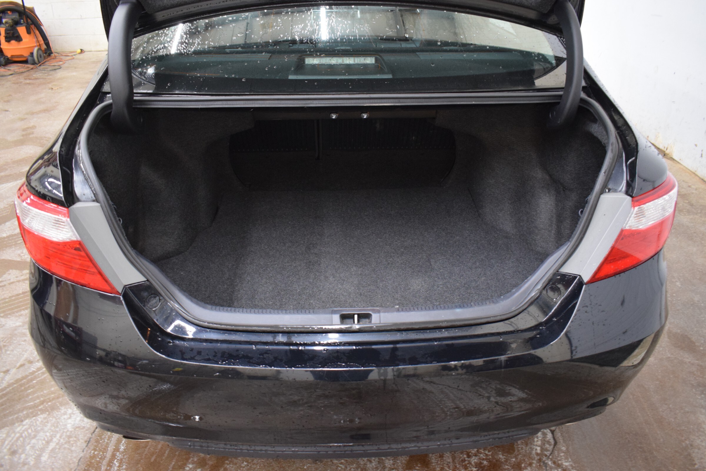
								2015 Toyota Camry XLE full									