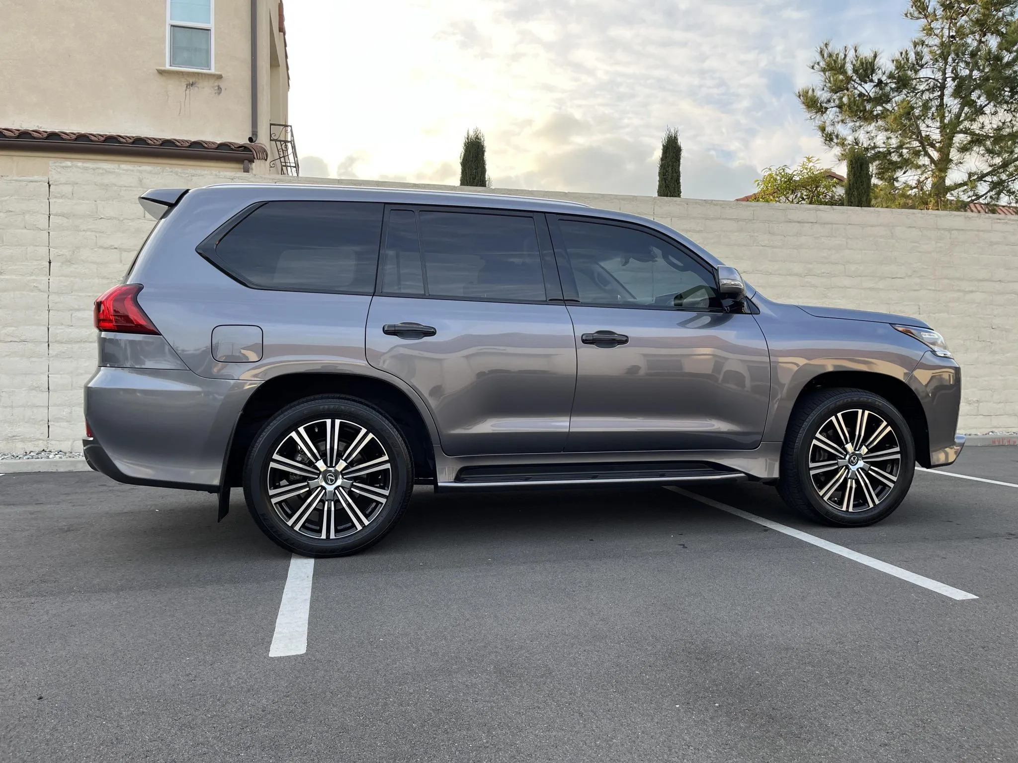 
								2018 Lexus LX570 full									