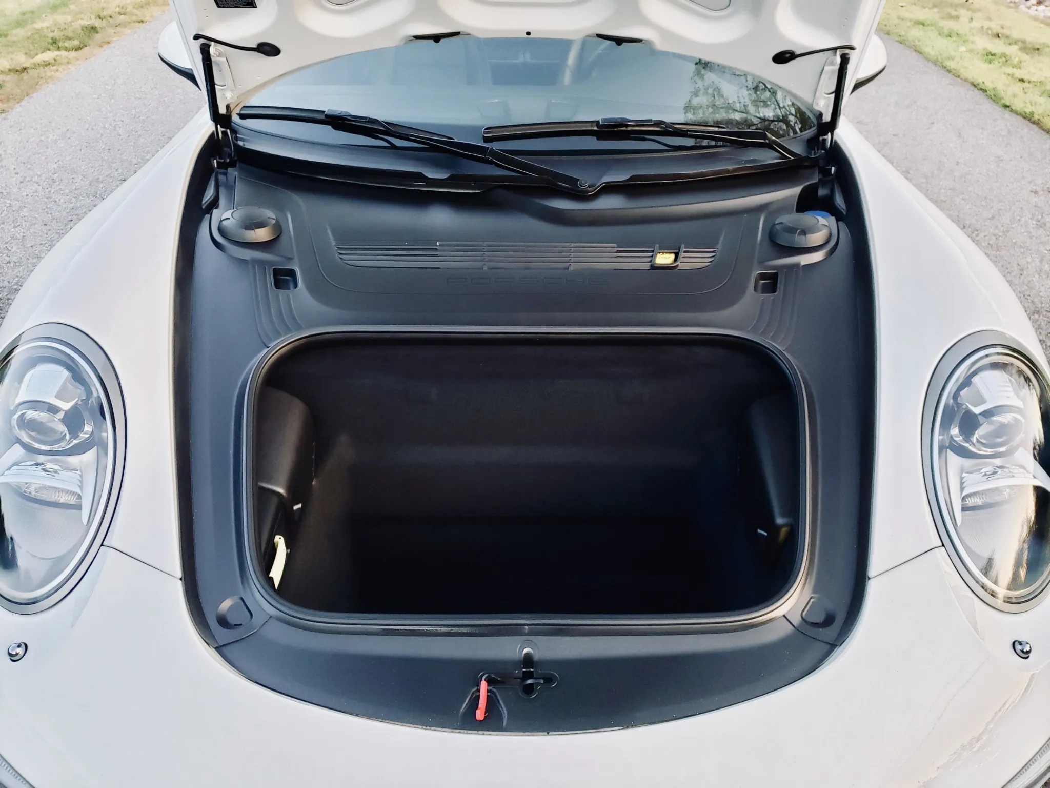 
								2013 Porsche 911 Carrera 4S Coupe full									