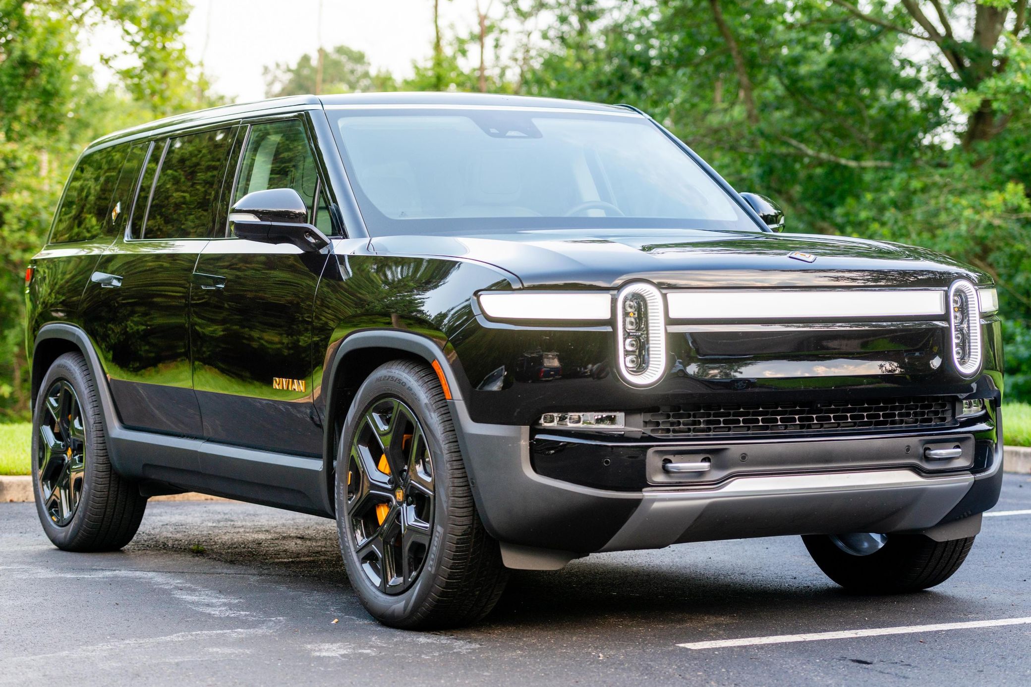 2023 Rivian R1S